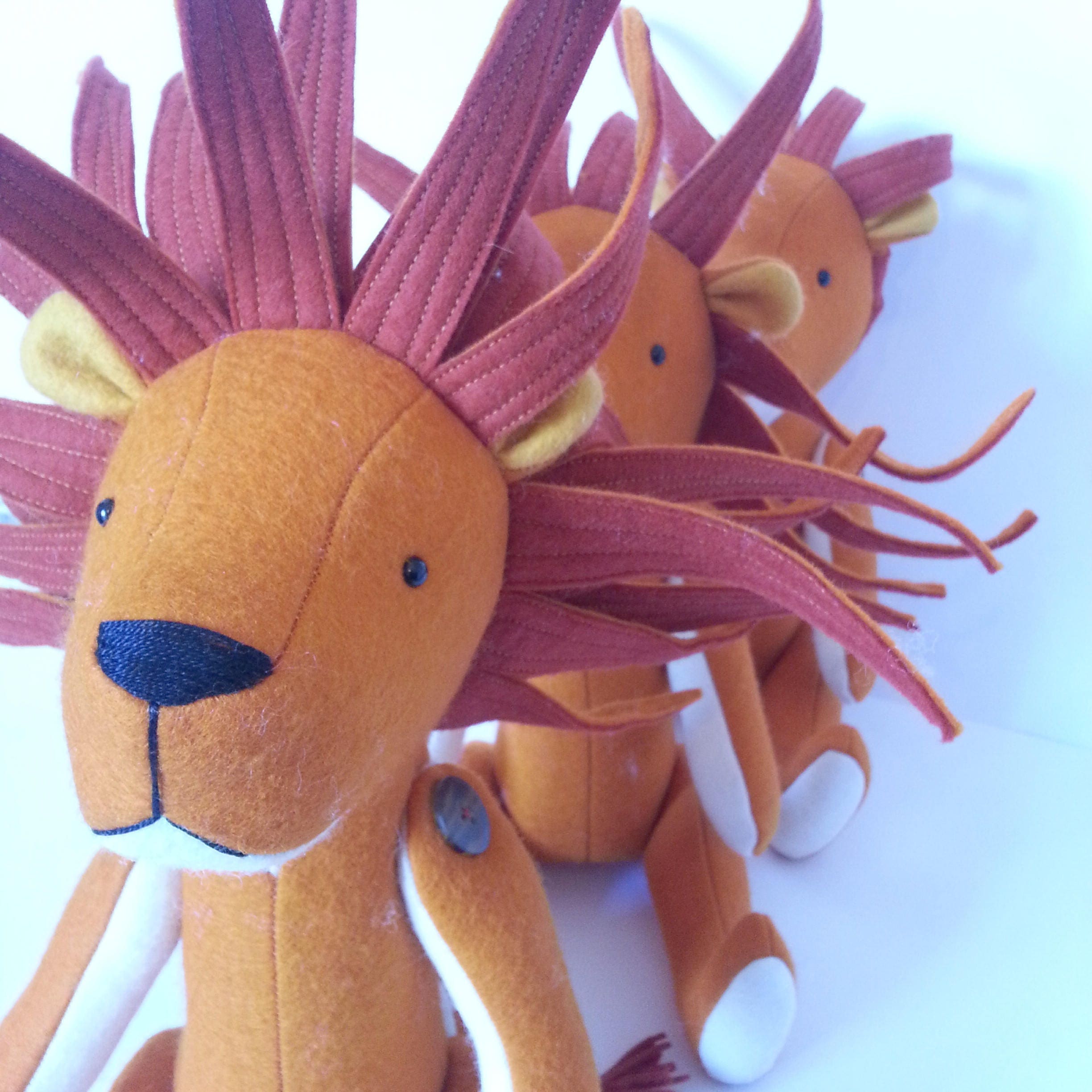 Frankie & Dee: lion sewing pattern with clothes