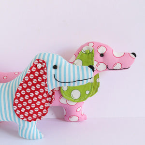 Best in Show sausage dog PDF sewing pattern.