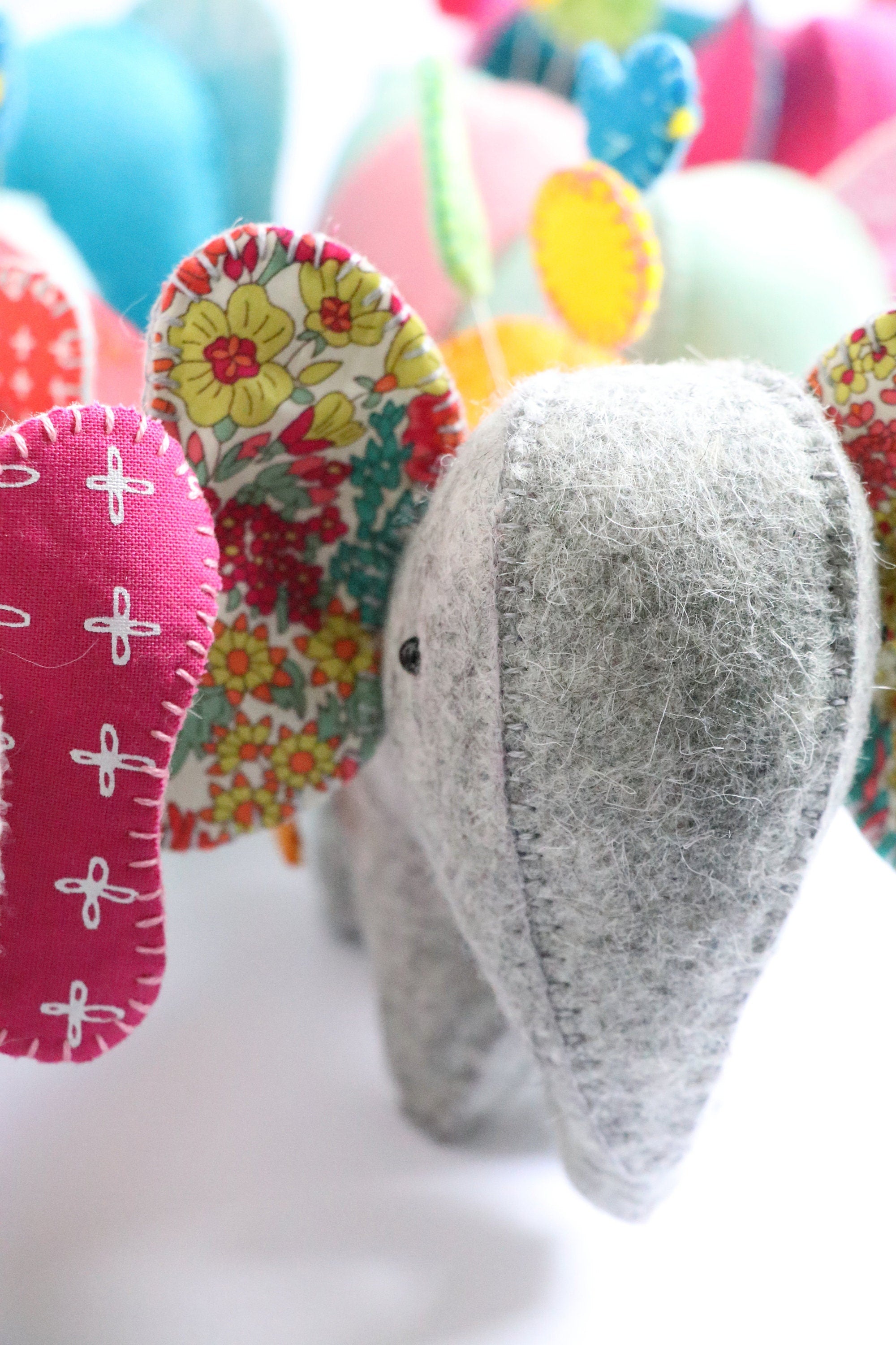 Elephant Caddy: Elephant pin cushion, needleminder sewing pattern