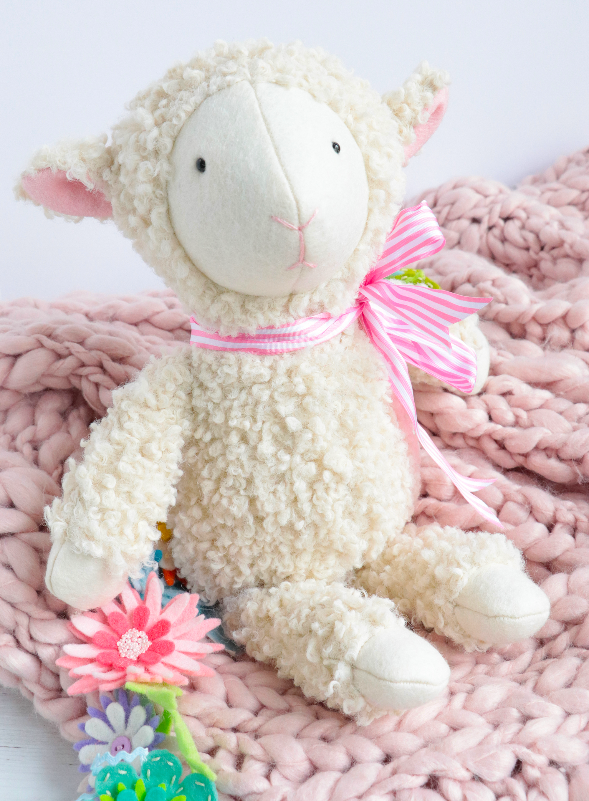 Twig & Thistle: lamb sewing pattern